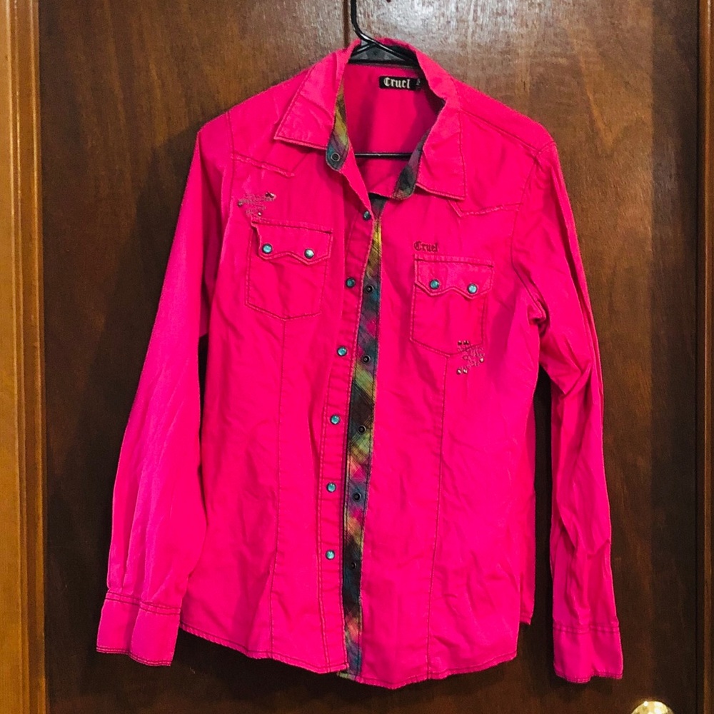 Plus size XL Cruel pink snap front shirt.